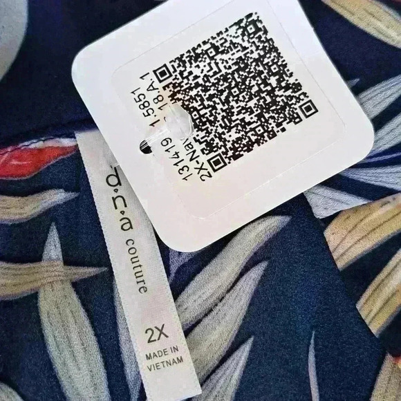 DNA Plus Print Sleeveless V-Necked Blouse - Picture 6 of 7